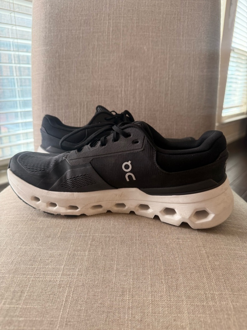 On Running CloudTec Shoes Black White Men’s Size 10.5 Lightweight Running
